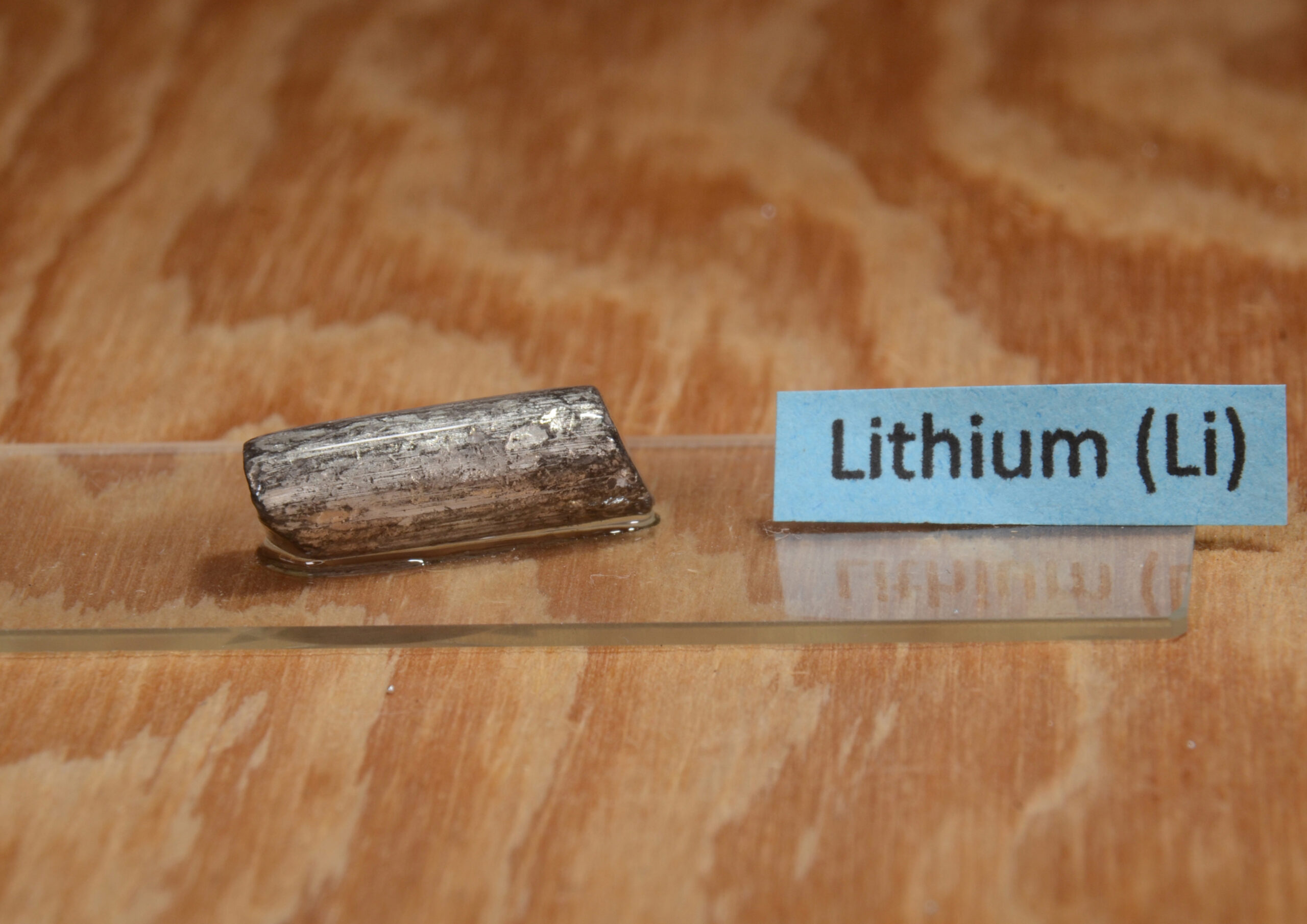 Tràng thạch Liti (Lithium Feldspar)